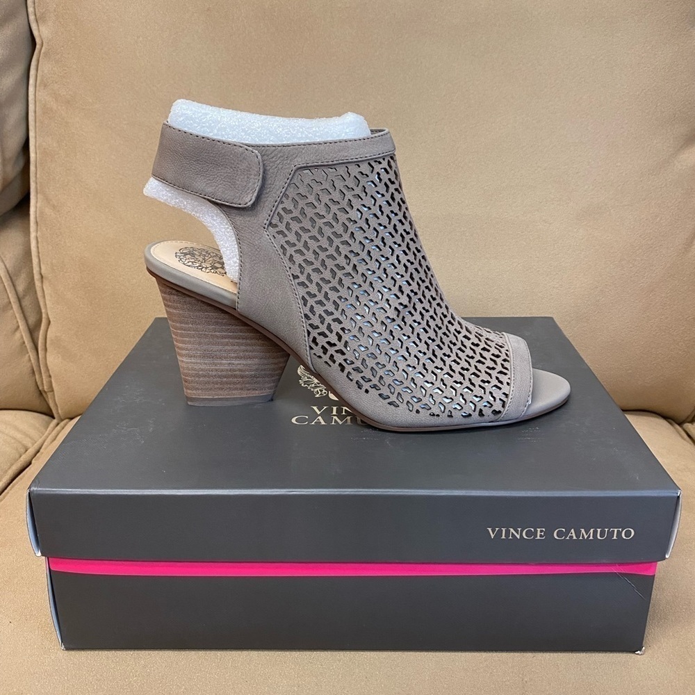Bnib Vince Camuto Dastana Hippo Grey Nubuck Leather Bootie Sz 9